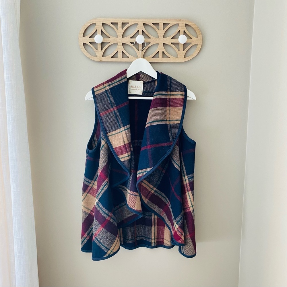 Altar'd State Open Front Plaid Vest Sz Medium